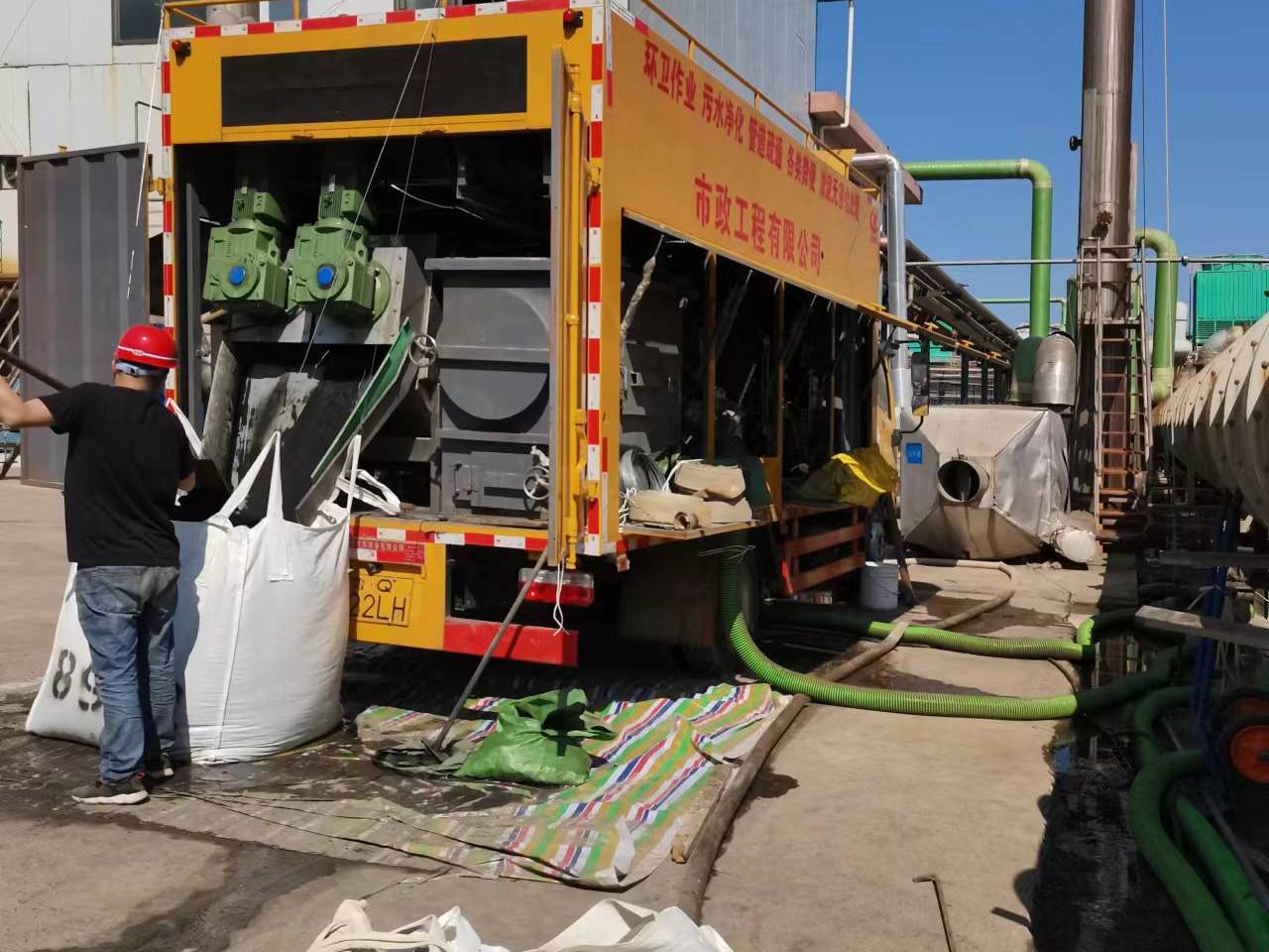 莱州淤泥压干处理